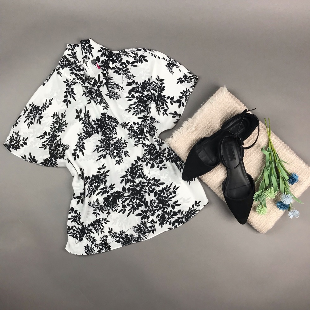 VINCE CAMUTO Top